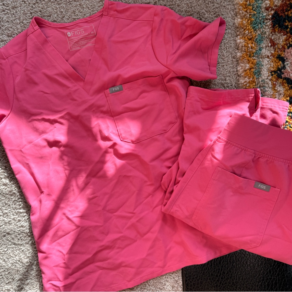 Figs Vibrant Pink Scrub Set
